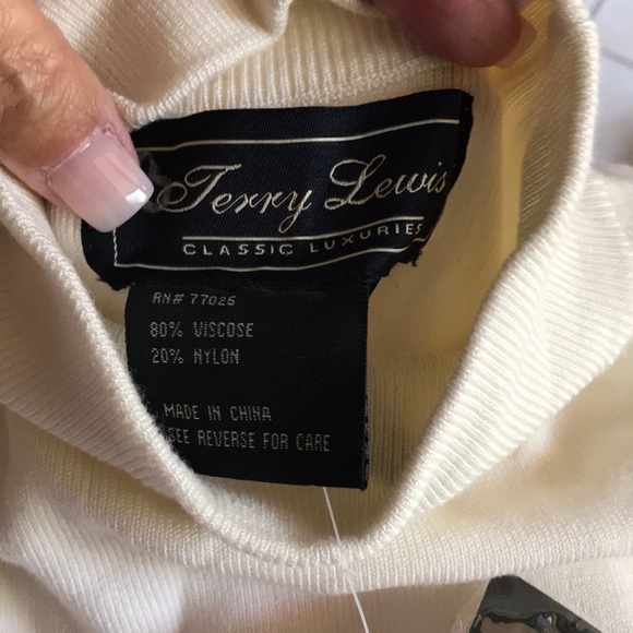 Classic every single year a useful piece to have🤑 - Picture 2 of 7